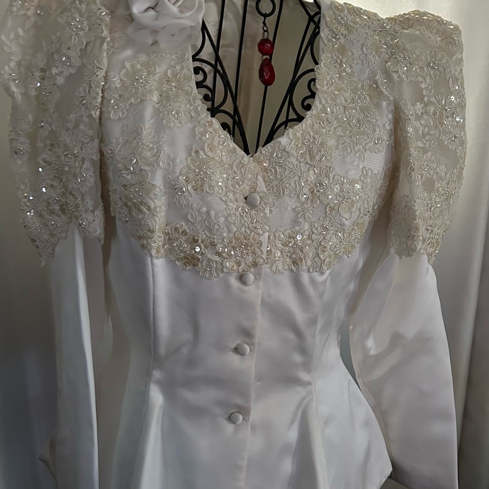 Elegant White Vintage Wedding Two Piece Suit